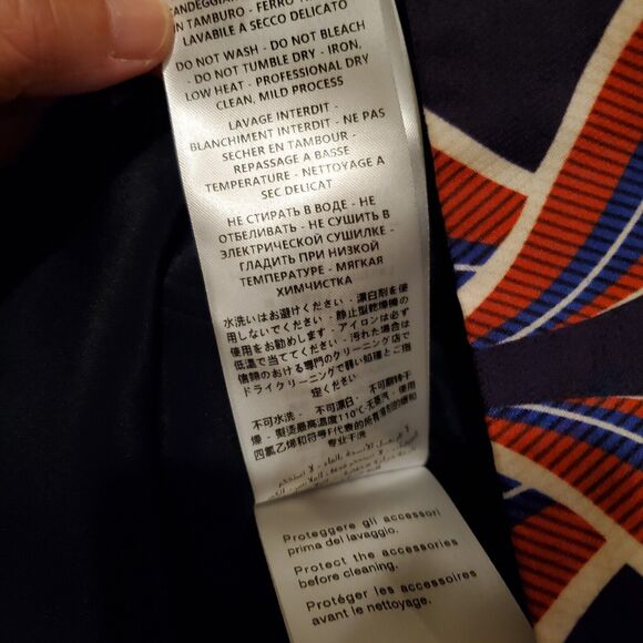 NWT. $3500 GUCCI Printed Dress Size IT40. Dark blue red - Picture 12 of 16